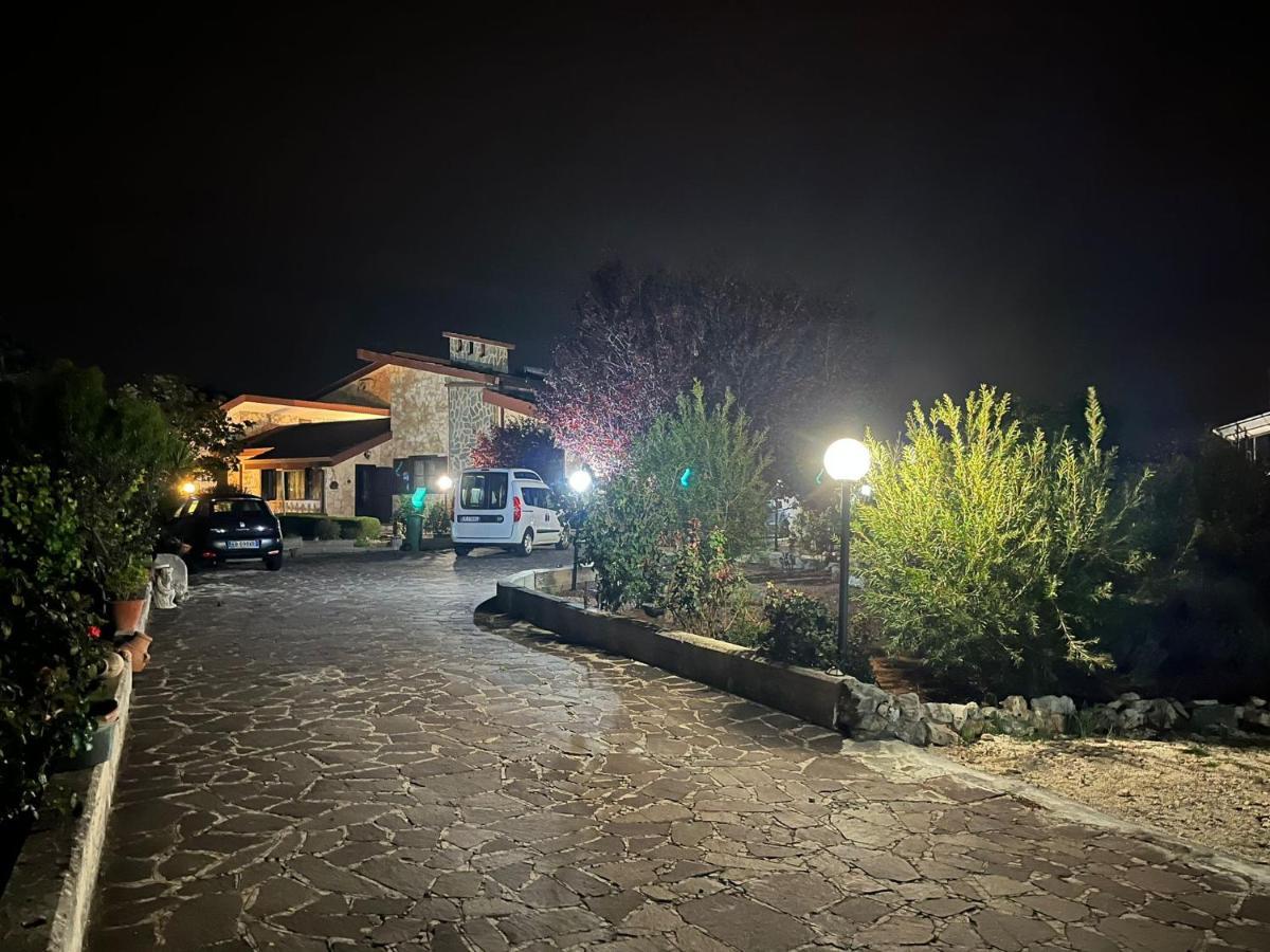 Case Vacanza E Camere In Villa Isabella Con Parcheggio Custodito E Wifi ジョーイア・デル・コッレ エクステリア 写真