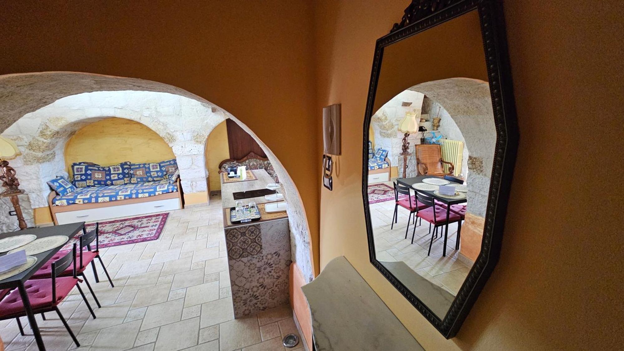 Case Vacanza E Camere In Villa Isabella Con Parcheggio Custodito E Wifi ジョーイア・デル・コッレ エクステリア 写真